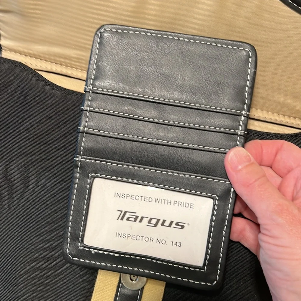 Targus Getta Black Notebook Slipcase / Excellent Condition - NWOT - Never Used